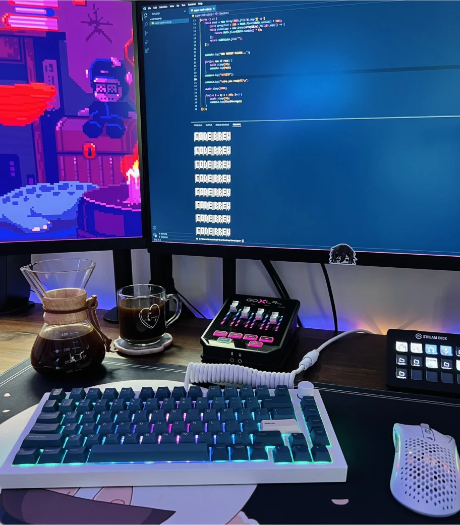 GPBT Code Brew keycaps featured in @Graeluxe desk setup